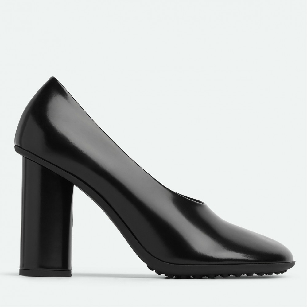 Bottega Veneta Atomic Pumps in Black Lambskin TDSS12084