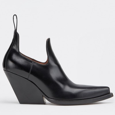 Bottega Veneta BV Lean Ankle Boots In Black Calfskin TDSS12102