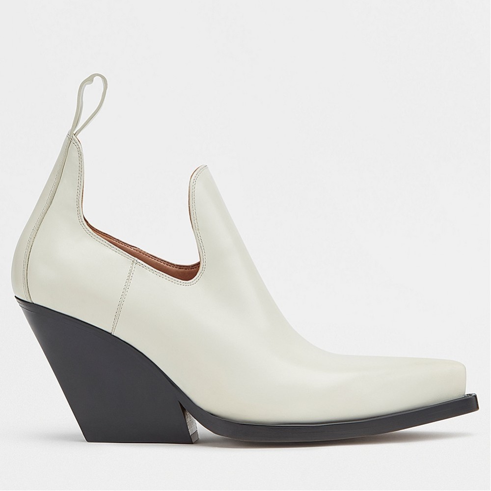 Bottega Veneta BV Lean Ankle Boots In White Calfskin TDSS12103