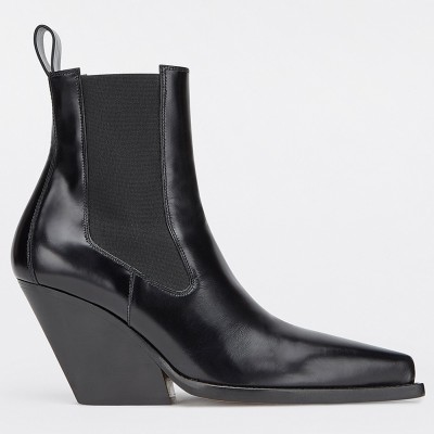 Bottega Veneta BV Lean Chelsea Boots In Black Calfskin TDSS12104