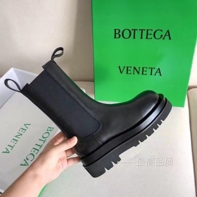 Bottega Veneta BV Lug Chelsea Boots In Black Calfskin TDSS12106