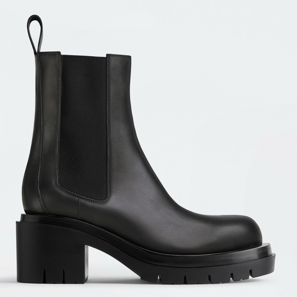 Bottega Veneta Lug Chelsea Boots In Black Calfskin TDSS12185