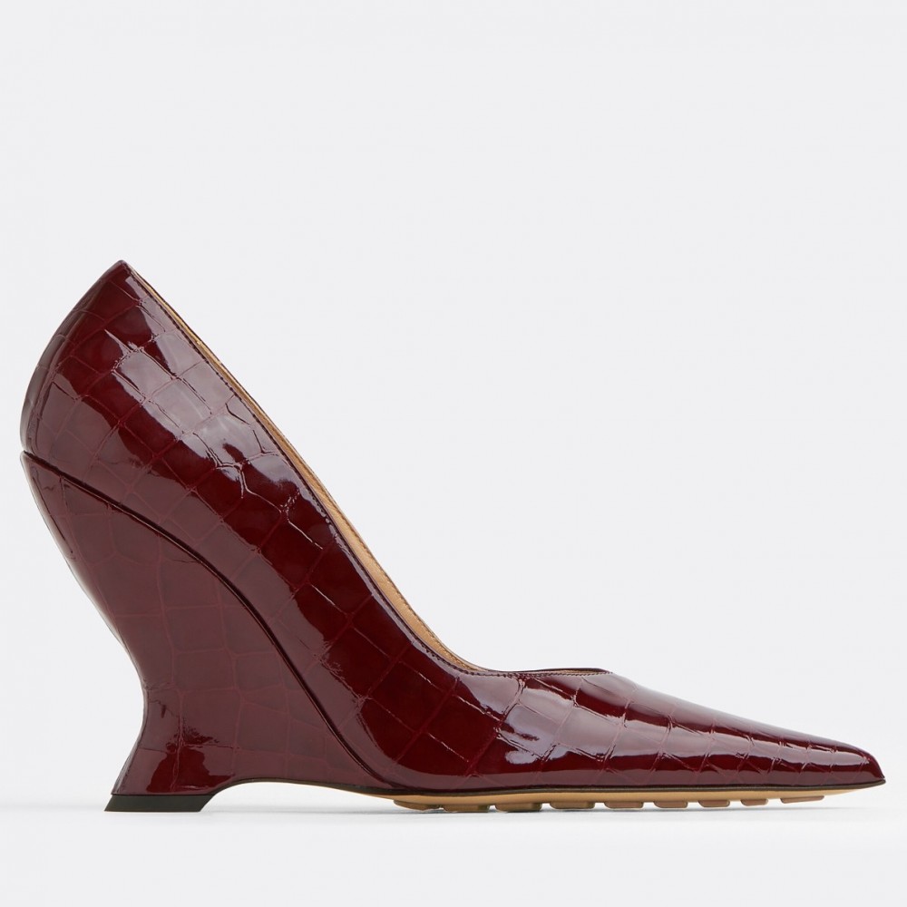 Bottega Veneta Punta Pumps in Red Crocodile Embossed Calfskin TDSS12202