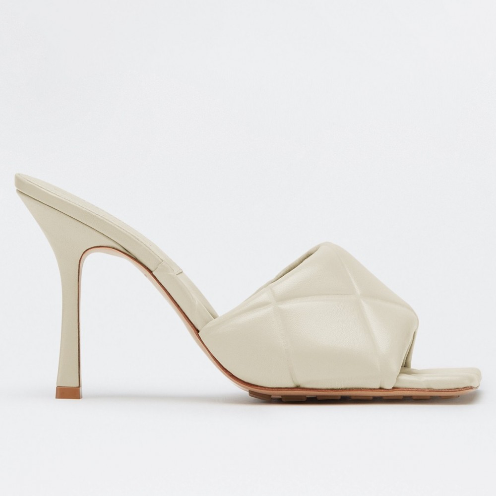 Bottega Veneta Rubber Lido Sandals In White Quilted Lambskin TDSS12208