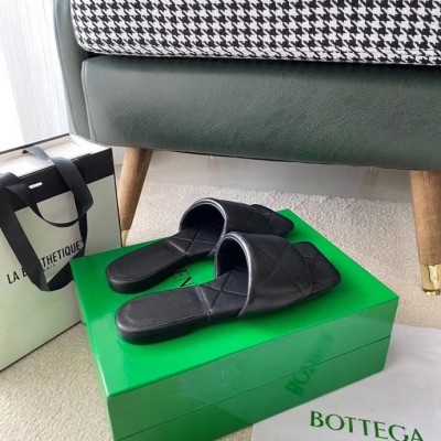 Bottega Veneta Rubber Lido Slides In Black Lambskin TDSS12209