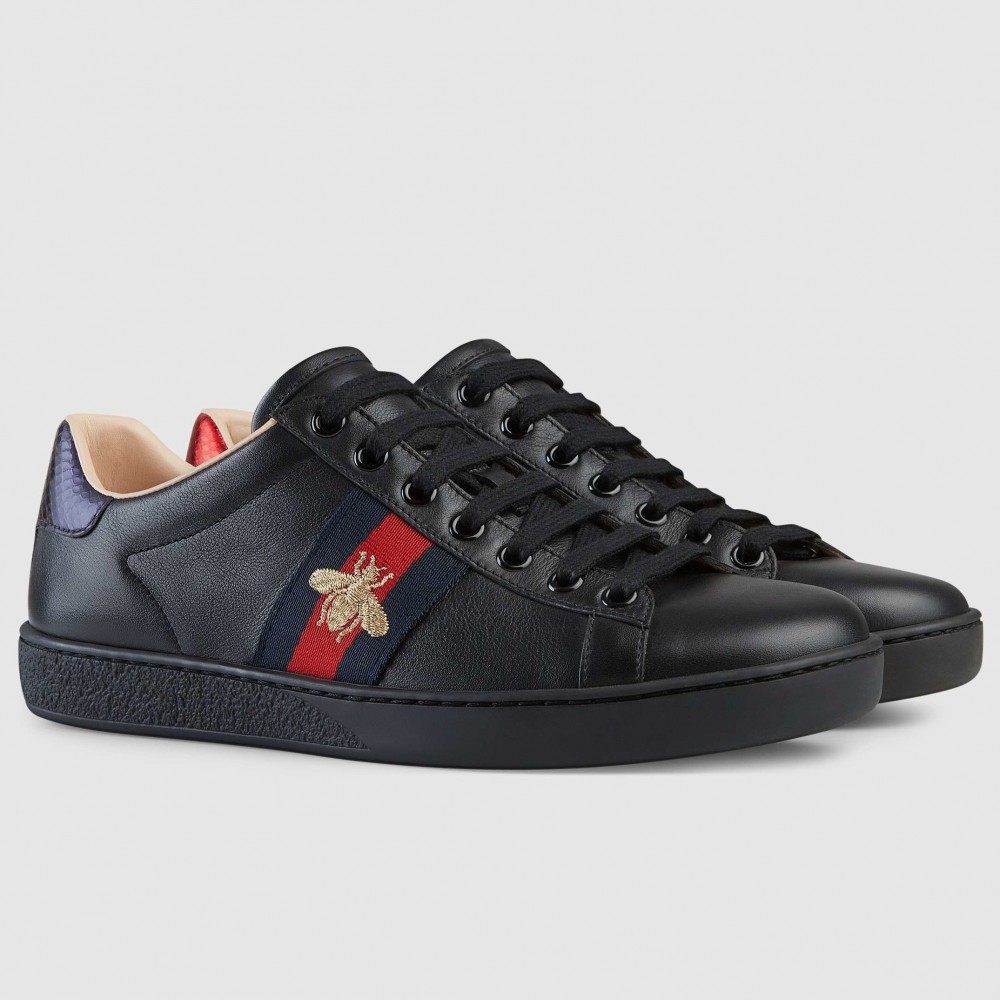 Gucci Women's Ace Sneakers in Black Leather with Bee TDSS26365