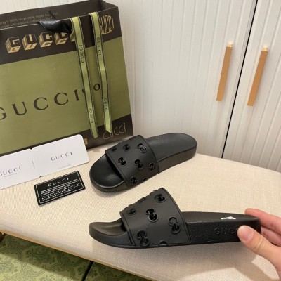 Gucci Women's Slide Sandals in Black Rubber GG TDSS26285