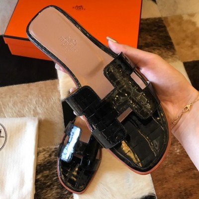 Hermes Oran Slide Sandals In Black Shiny Niloticus Crocodile Skin TDSS13299