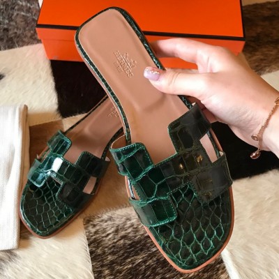 Hermes Oran Slide Sandals In Green Shiny Niloticus Crocodile Skin TDSS13336