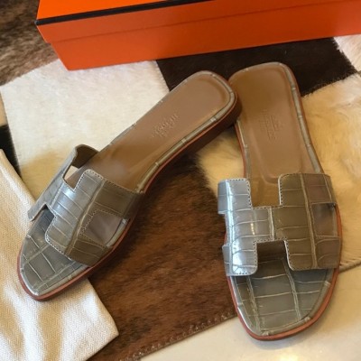 Hermes Oran Slide Sandals In Grey Shiny Niloticus Crocodile Skin TDSS13338