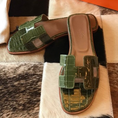 Hermes Oran Slide Sandals In Olive Shiny Niloticus Crocodile Skin TDSS13346