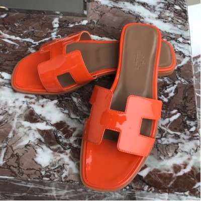 Hermes Oran Slide Sandals In Orange Patent Calfskin TDSS13350