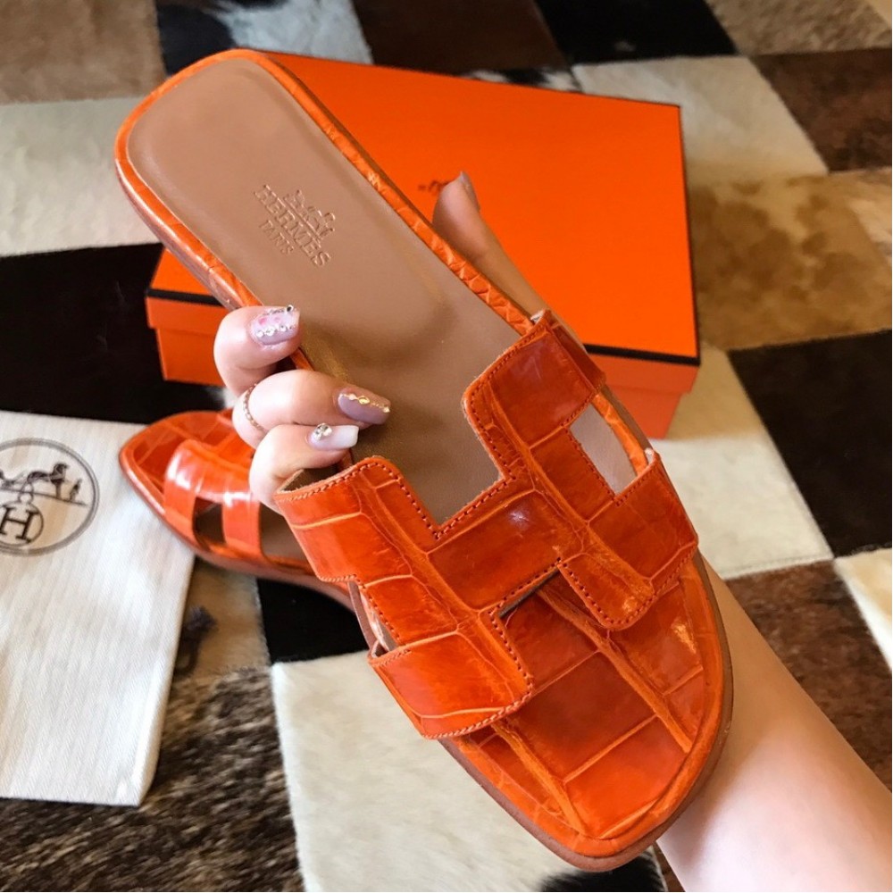 Hermes Oran Slide Sandals In Orange Shiny Niloticus Crocodile Skin TDSS13351