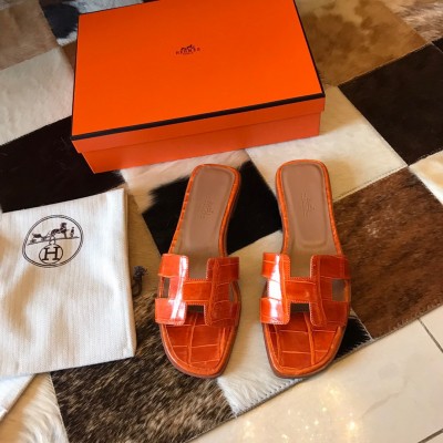 Hermes Oran Slide Sandals In Orange Shiny Niloticus Crocodile Skin TDSS13351