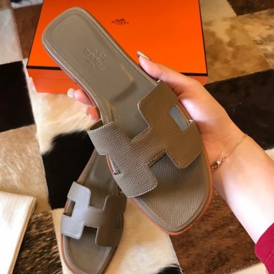 Hermes Oran Slide Sandals In Taupe Epsom Calfskin TDSS13373