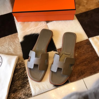 Hermes Oran Slide Sandals In Taupe Epsom Calfskin TDSS13373