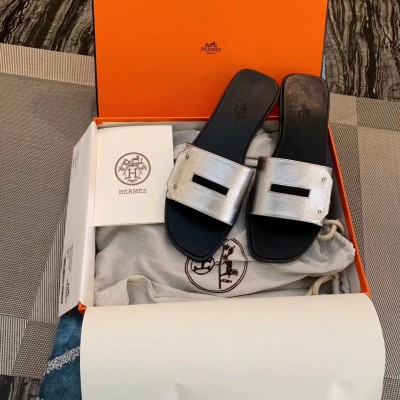 Hermes View Slide Sandals In Silver Epsom Calfskin TDSS13422