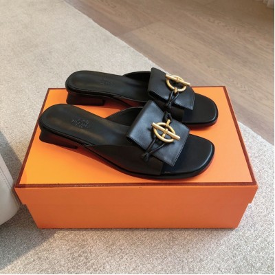 Hermes Isle Sandals in Black Leather TDSS13468