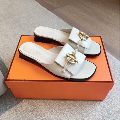 Hermes Isle Sandals in White Leather TDSS13470