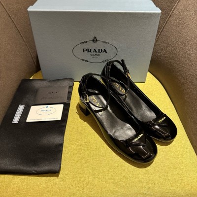 Prada Pumps 35mm in Black Patent Leather TDSS13772