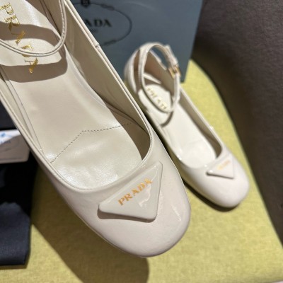 Prada Pumps 35mm in White Patent Leather TDSS13775