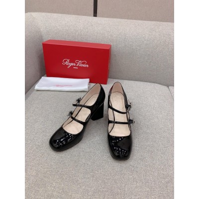 Roger Vivier Tres Vivier Strass Buckle Mini Babies Pumps in Black Patent Leather TDSS13922